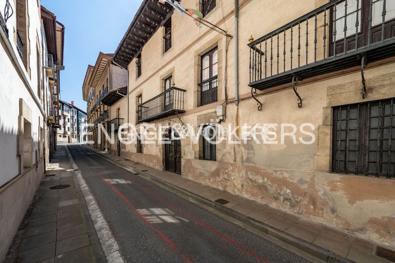 Foto 9c088368-78cb-4037-b5ca-0a453d24b221. Casa amb calefacció aparcament a Oñati