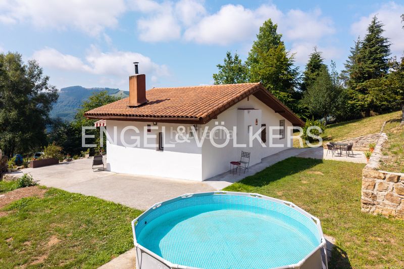 Foto ab19a362-daef-4c98-8118-b60910ac85f0. Casa amb calefacció aparcament piscina a Berastegi