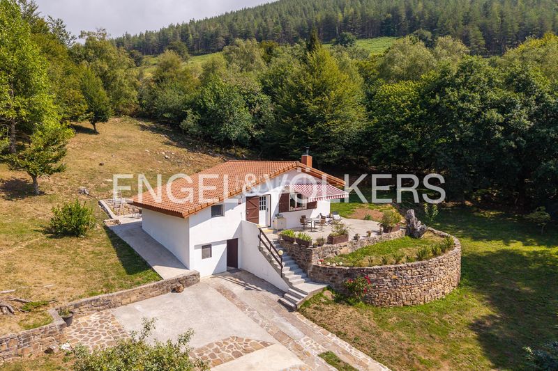 Foto e77be96f-25ad-4756-b4a4-b15d17b46524. Casa amb calefacció aparcament piscina a Berastegi