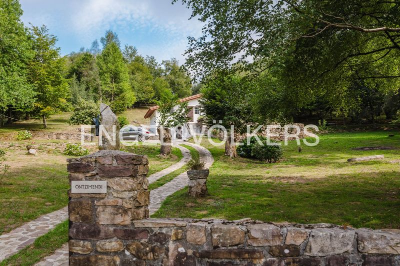Foto eb37edbf-603d-4096-b793-e905d9345e5f. Casa amb calefacció aparcament piscina a Berastegi