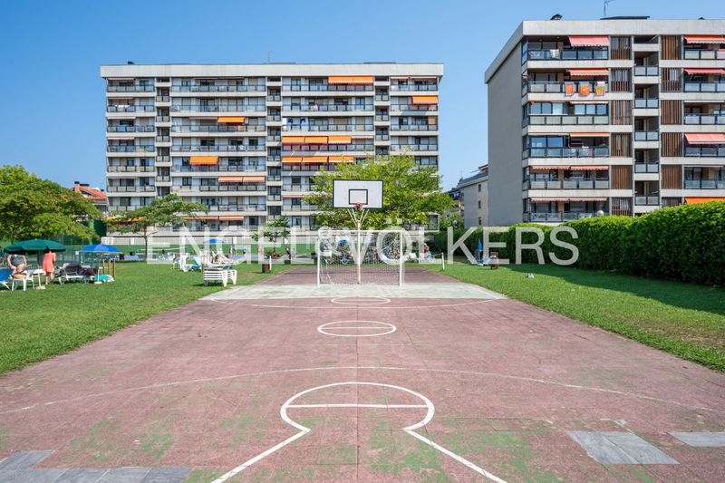 Foto f408b271-b88e-4969-be80-008fb57b8ef2. Estudi amb calefacció aparcament piscina a Zarautz