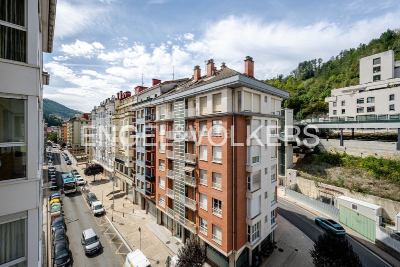 Foto 516a916f-e3a3-45fc-ab48-8044bc892ae1. Flat with heating parking in Eibar