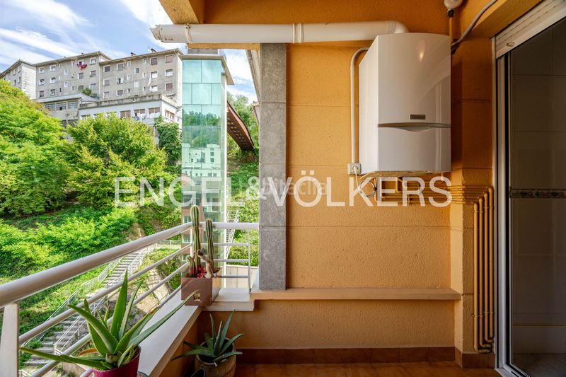 Foto 6fa776ee-dc38-4c5d-88c9-81b224937ffb. Flat with heating parking in Eibar