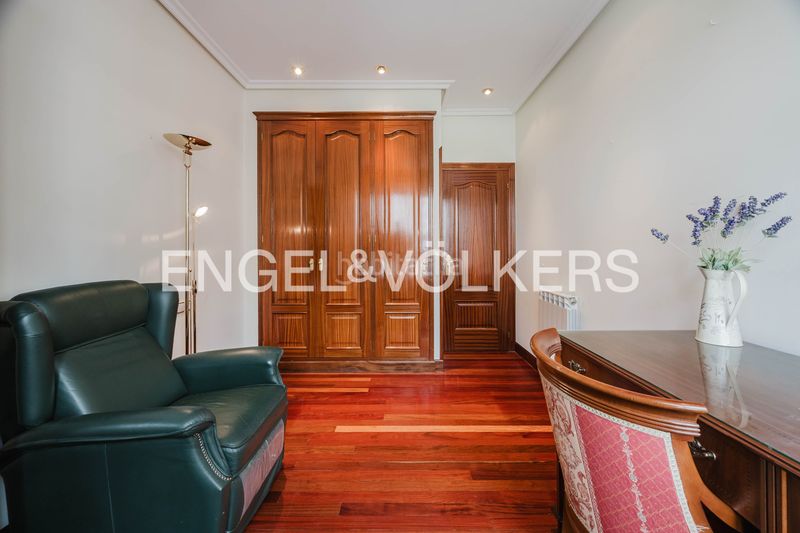 Foto 7c07b55c-911f-47b6-8800-015509041338. Flat with heating parking in Eibar