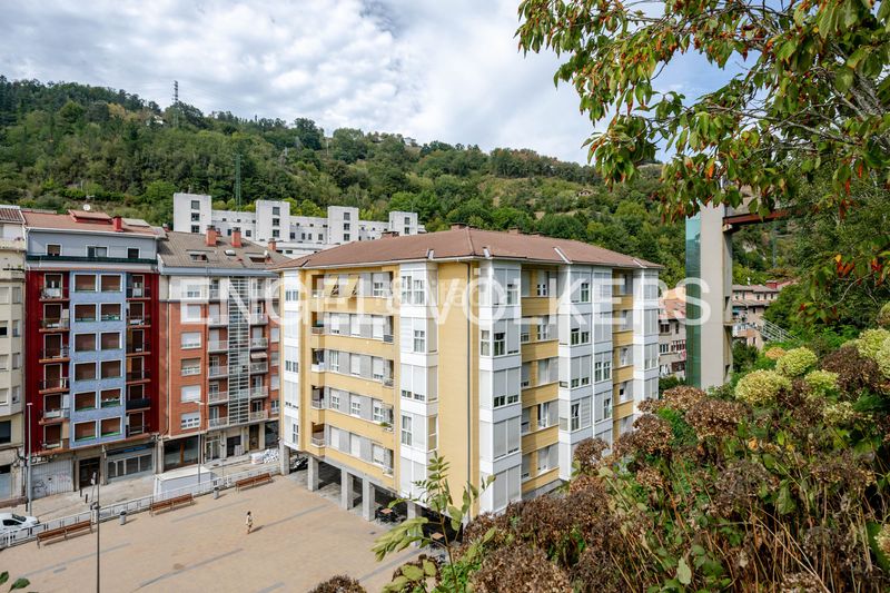 Foto 8ff678ca-d183-45a8-8574-ab48253686fd. Flat with heating parking in Eibar