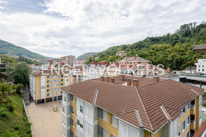 Foto 9796ca64-e7aa-47af-b82c-c482a427e531. Flat with heating parking in Eibar