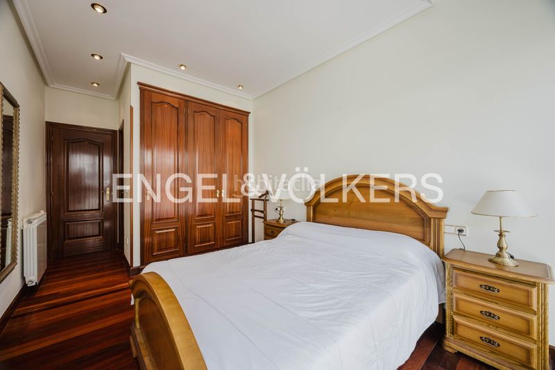 Foto 9b00ba94-8993-4219-b23b-c1723aaf9fe2. Flat with heating parking in Eibar