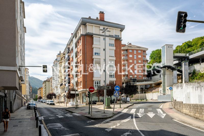 Foto adc61c9e-86ce-4e97-a7eb-d306c60e4ef5. Flat with heating parking in Eibar