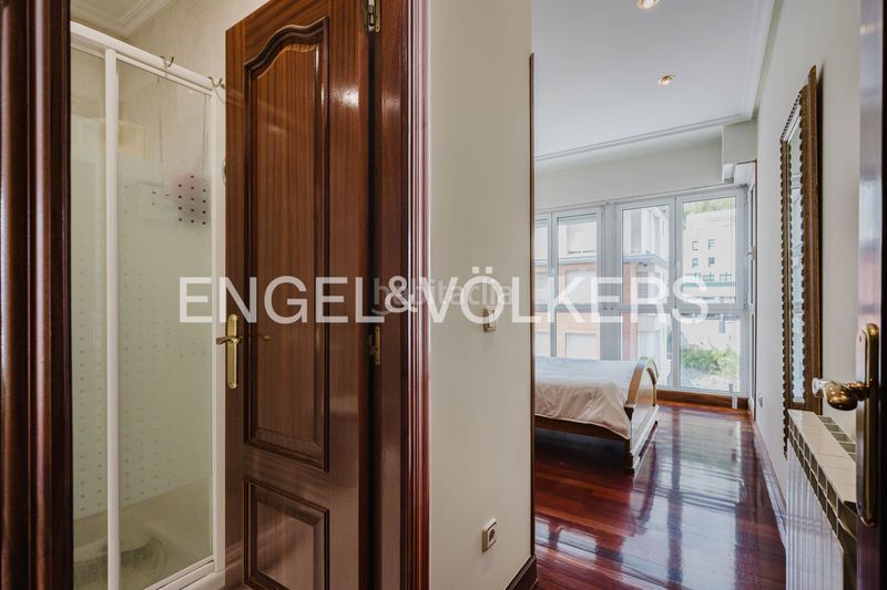 Foto bd607772-de51-4254-b0a6-c8f1d0a6e270. Flat with heating parking in Eibar