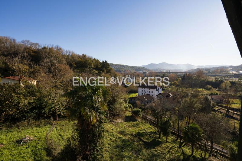 Foto 99656f33-950d-4190-b015-32e0297451bf. Masía majestuoso palacete con vistas panorámicas al valle en Martutene, san sebastián. en Donostia - San Sebastián