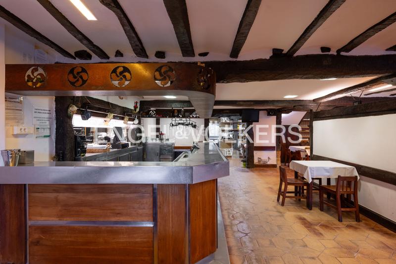 Foto 0a90f1bd-e757-45b5-824c-470b2e72a5b7. Casa con riscaldamento parcheggio in Igeldo Donostia - San Sebastián