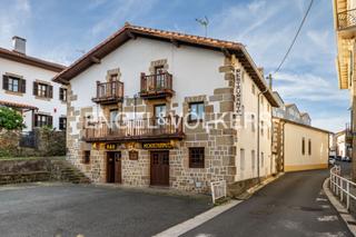 Casa  Plaza lizardia. Edificio con mucho encanto en el centro de igeldo, san sebastián