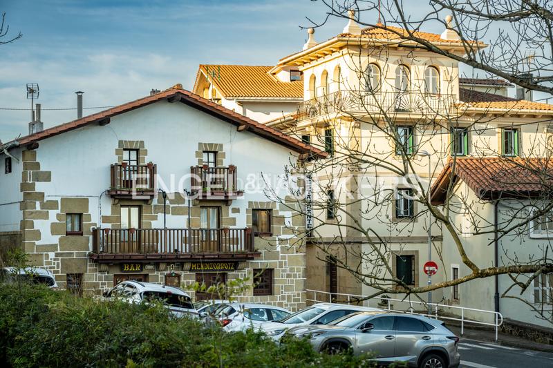 Foto ece9e172-0e15-40ce-ab1c-f19fbe6d7b85. Casa con riscaldamento parcheggio in Igeldo Donostia - San Sebastián