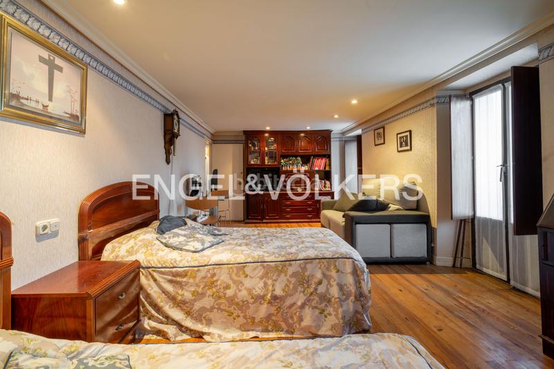 Foto f66a0bfe-34b6-4276-b9df-3edbad228c8e. Casa con riscaldamento parcheggio in Igeldo Donostia - San Sebastián