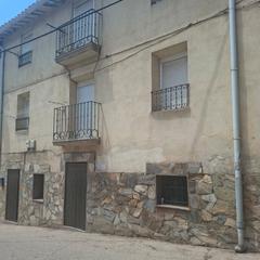 Casa  Calle san miguel. Casa en viguera semireformada