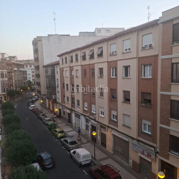 Foto 8873bd6b-e9fa-464a-bcde-e02971e90833. Appartamento con riscaldamento in San Millán - Ayuntamiento Logroño
