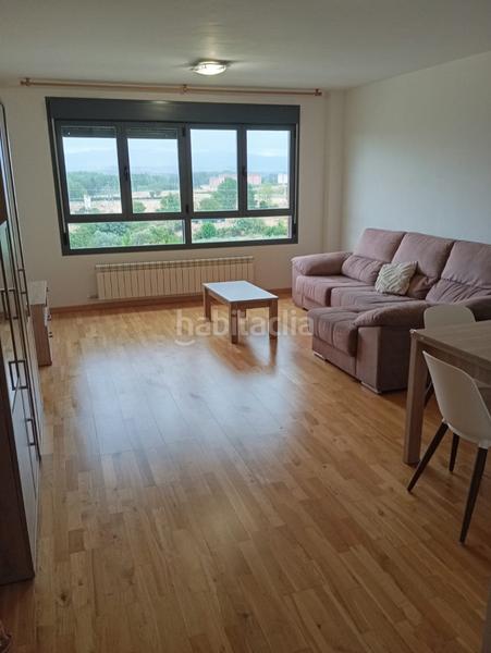 Foto 2317151a-4d6e-4237-8018-ad33b61ba677. Apartamento en calle tudela 25 en Los Lirios Logroño