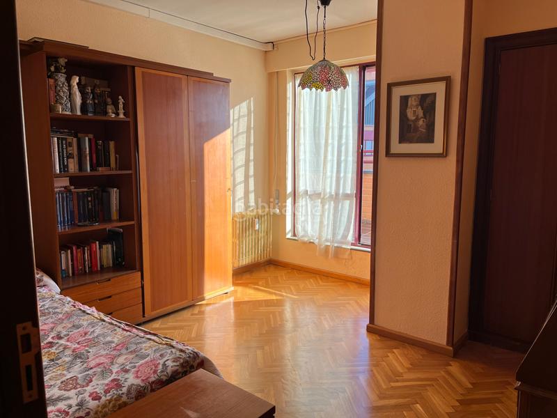 Foto 4296da03-3014-436c-848d-5331e3418f5e. Dachwohnung mit heizung parking in Gran Via Logroño