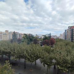 Appartement  Calle miguel villanueva. Piso centro, en el espolon