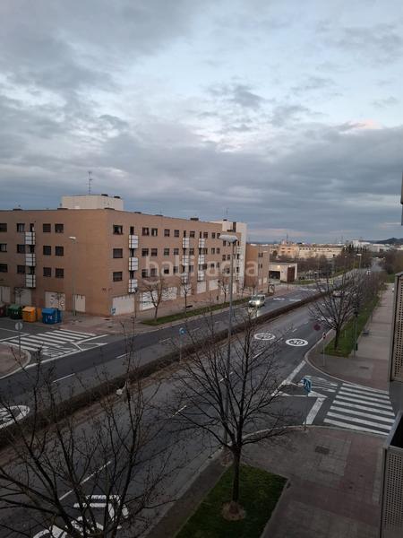 Foto 3d10c113-5ab9-4c27-bd3c-bc18174fb4f8. Piso en avenida zaragoza 3 piso Los Lirios en Los Lirios Logroño