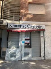 Business premise in Plaça Josep Serrat i Bonastre