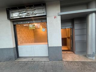 Local Comercial a Plaça Can Prat 2
