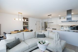 Pis a Carrer val�ncia 13. Piso seminuevo con terraza, piscina, parking y trastero a 5 minu