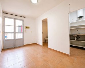 Apartament  Carrer d'en rubí 10. Apartamento en plaza mayor