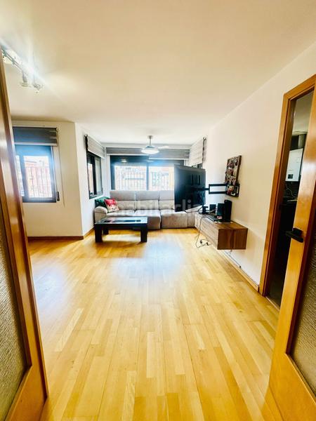 Foto 86303265-dd3f-4caa-a0f4-b7c2507e7f54. Zweistöckige wohnung mit heizung in Riu Nord Santa Coloma de Gramenet