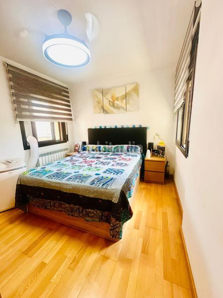 Foto e465e036-85f1-46a6-bcc2-0512b6bf35a4. Zweistöckige wohnung mit heizung in Riu Nord Santa Coloma de Gramenet