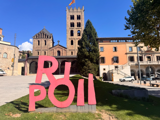 Pis  Donya astasia. Oportunidad única en ripoll. piso totalmente reformado a nuevo!!
