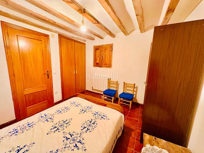 Foto 5c94e020-480b-4eb5-87a5-d630cacb17aa. Casa adossada amb xemeneia calefacció aparcament a Chodos / Xodos