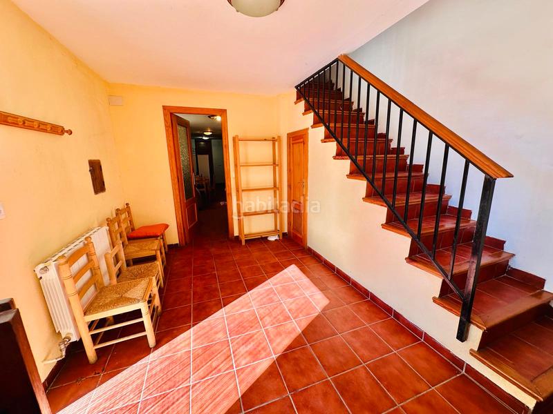 Foto a37c62b9-c91e-4610-9057-27ea466c4479. Casa adossada amb xemeneia calefacció aparcament a Chodos / Xodos