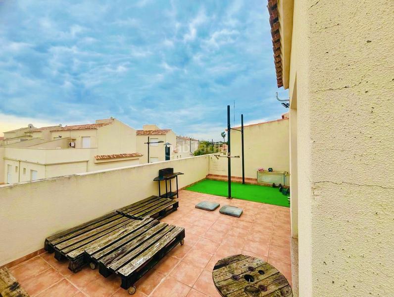 Foto 11ab6f94-f119-4e58-8d0a-5b405930cf04. Casa a schiera con camino riscaldamento parcheggio in Almazora / Almassora