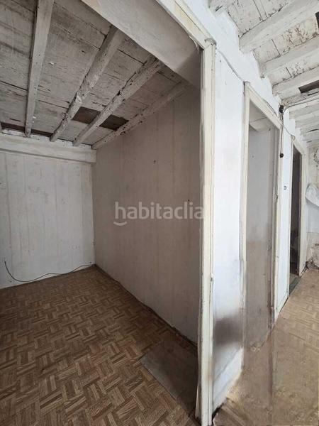 Foto 762f3f7b-ccb0-45c1-a71c-515f0f4db6e0. Casa adossada a Neda