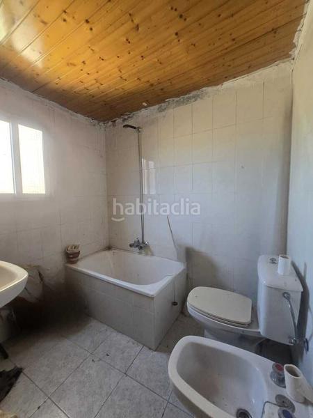 Foto 793f6a7e-8b5d-4145-a9ad-165ebf3f9629. Casa adossada a Neda