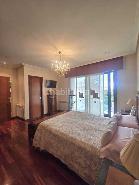 Foto f5d99270-20bb-4a47-ac6e-b8452482fba9. Casa amb calefacció piscina a A Malata - Catabois - Ciudad Jardín Ferrol