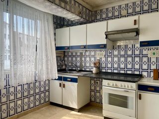 Appartement à Canido. Piso de gran formato en el centro de ferrol espacio, ubicación y