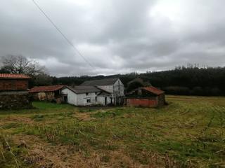 Masia a Valdoviño. Casa de labranza con casa auxiliar en vilaboa valdoviño