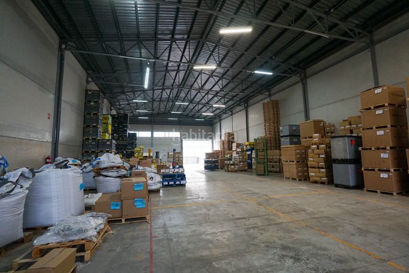 Foto f8ad1279-1cf5-49c1-9583-d5a2bc0832eb. Location bâtiment à usage industriel dans Ibi