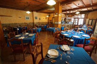 Casa aparellada  Avenida ibi. Restaurante equipado y piso con terraza en castalla