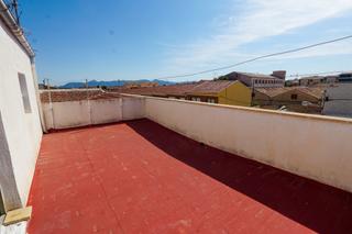 Casa  Calle velázquez. Oportunidad de casa de dos plantas con terraza en venta en el ba