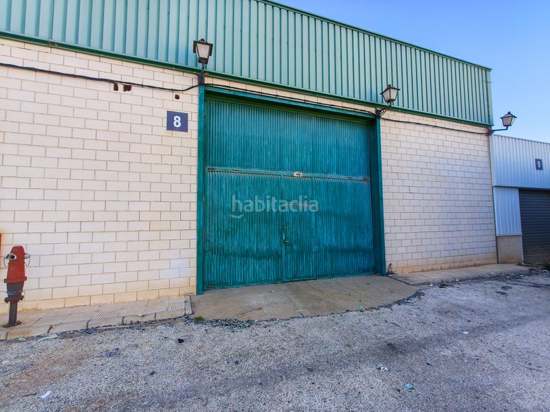 Foto 0000c759-c6fa-4128-8f69-3183d888d3f7. Location bâtiment à usage industriel dans Ibi