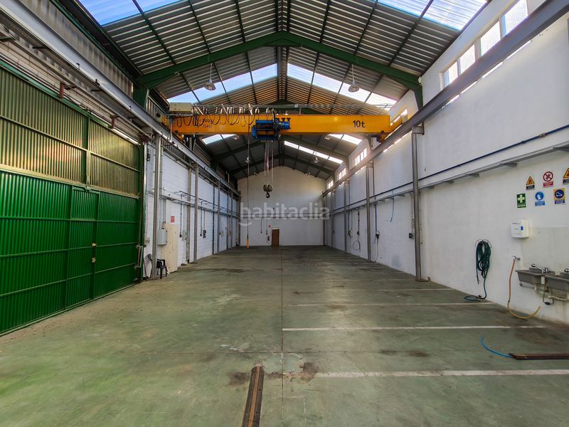 Foto f1ceaccf-6d2c-4371-a829-9d20a12f8a32. Location bâtiment à usage industriel dans Ibi