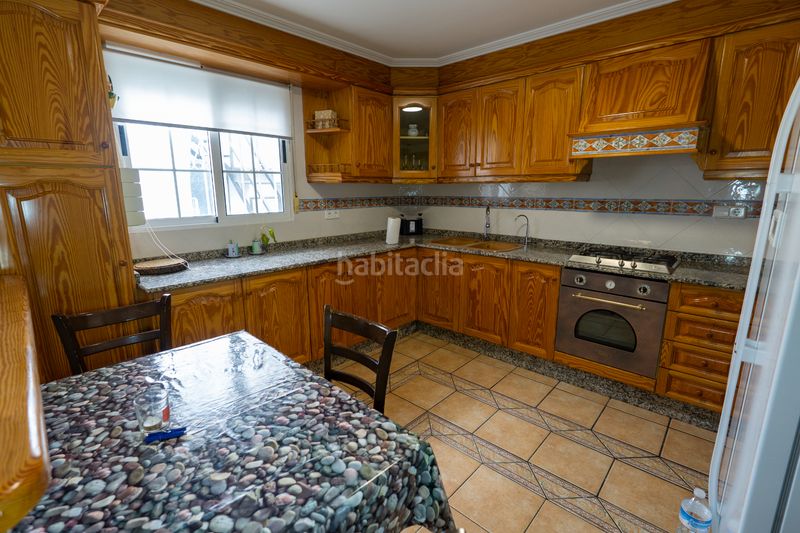 Foto 2b2e1134-9509-4416-ad0b-79c3cd87d361. Casa adossada a Ibi