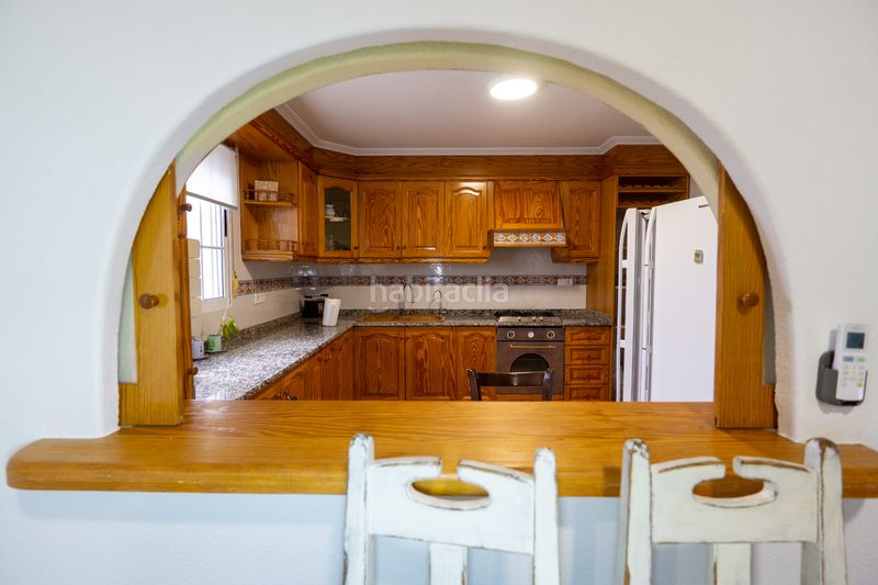 Foto 32e6ff96-24c8-421e-a318-e3dd7b31de95. Casa adossada a Ibi