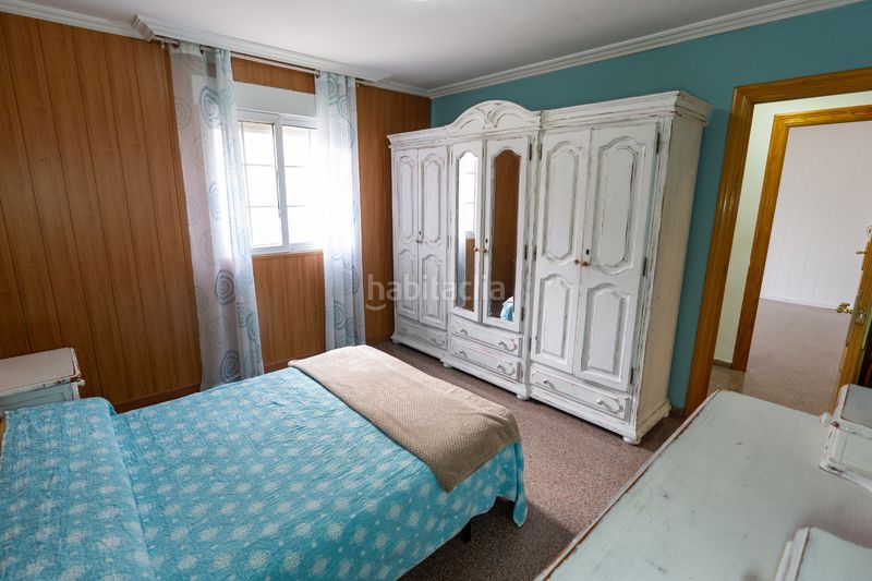 Foto c0fdd42c-ef78-4c76-a7ab-cae055e2ad0b. Casa adossada a Ibi