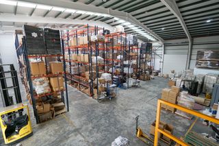 Lloguer Nau industrial  Carrer zamora. Nave de 1.600m2 para almacén y logística