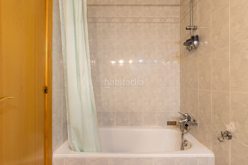 Foto ead59530-7d48-4b31-ad86-08055461564e. Piano terra con riscaldamento parcheggio in Eixample Sabadell