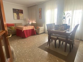 Miete Etagenwohnung  Avenida joaquín costa. Estudiantes zona centro